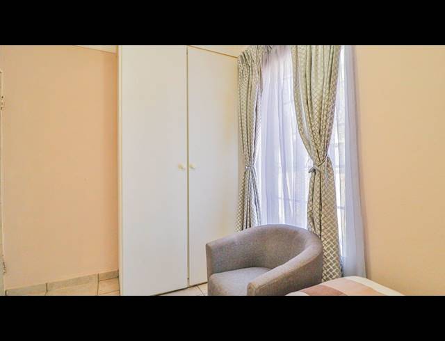 2 BEDROOM TOWNHOUSE FOR SALE IN MAGALIESBERG COUNTRY ESTATE